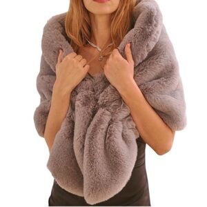 One Size Premium Faux Fur Shawl Wrap Stole  Grey & Baby Blue Satin Lining NWT